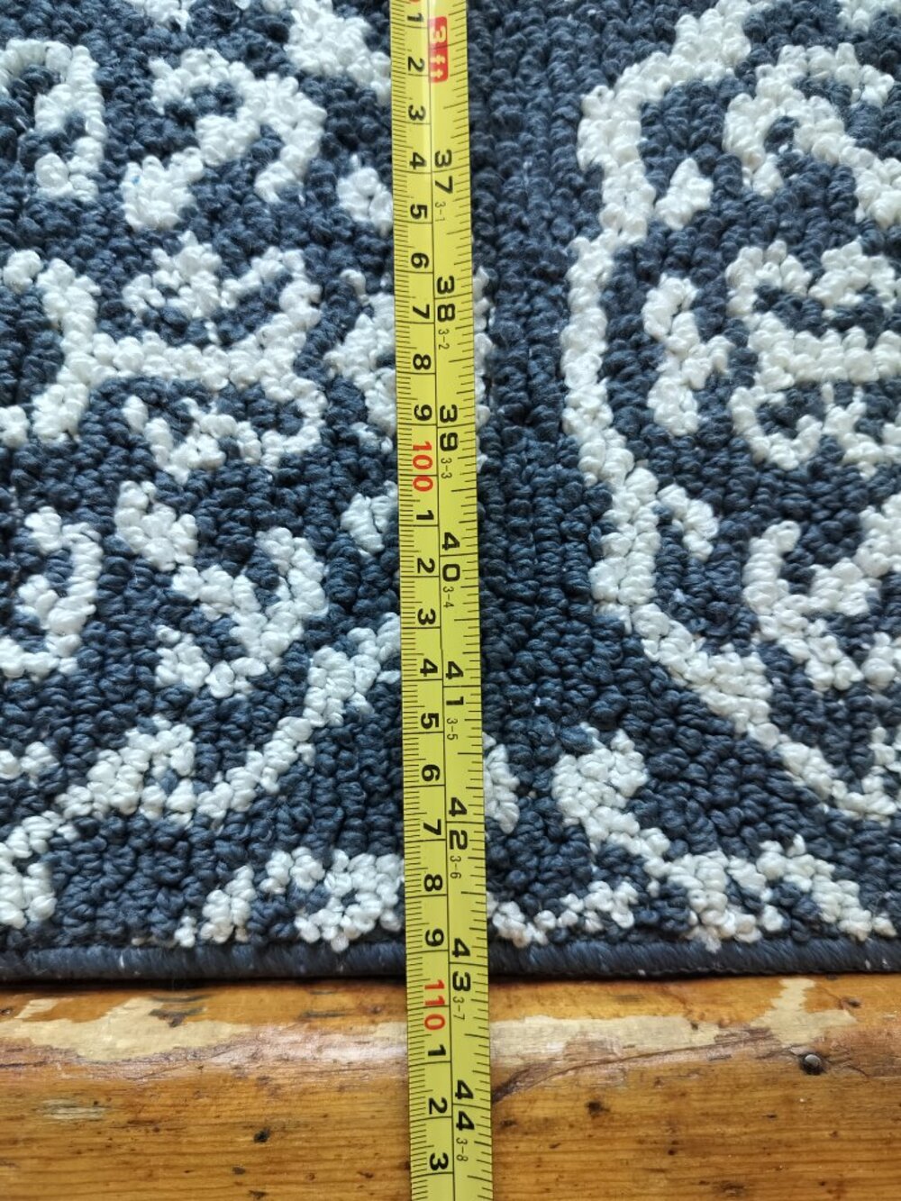 Very SOFT Small Rug - Picture 6 of 8